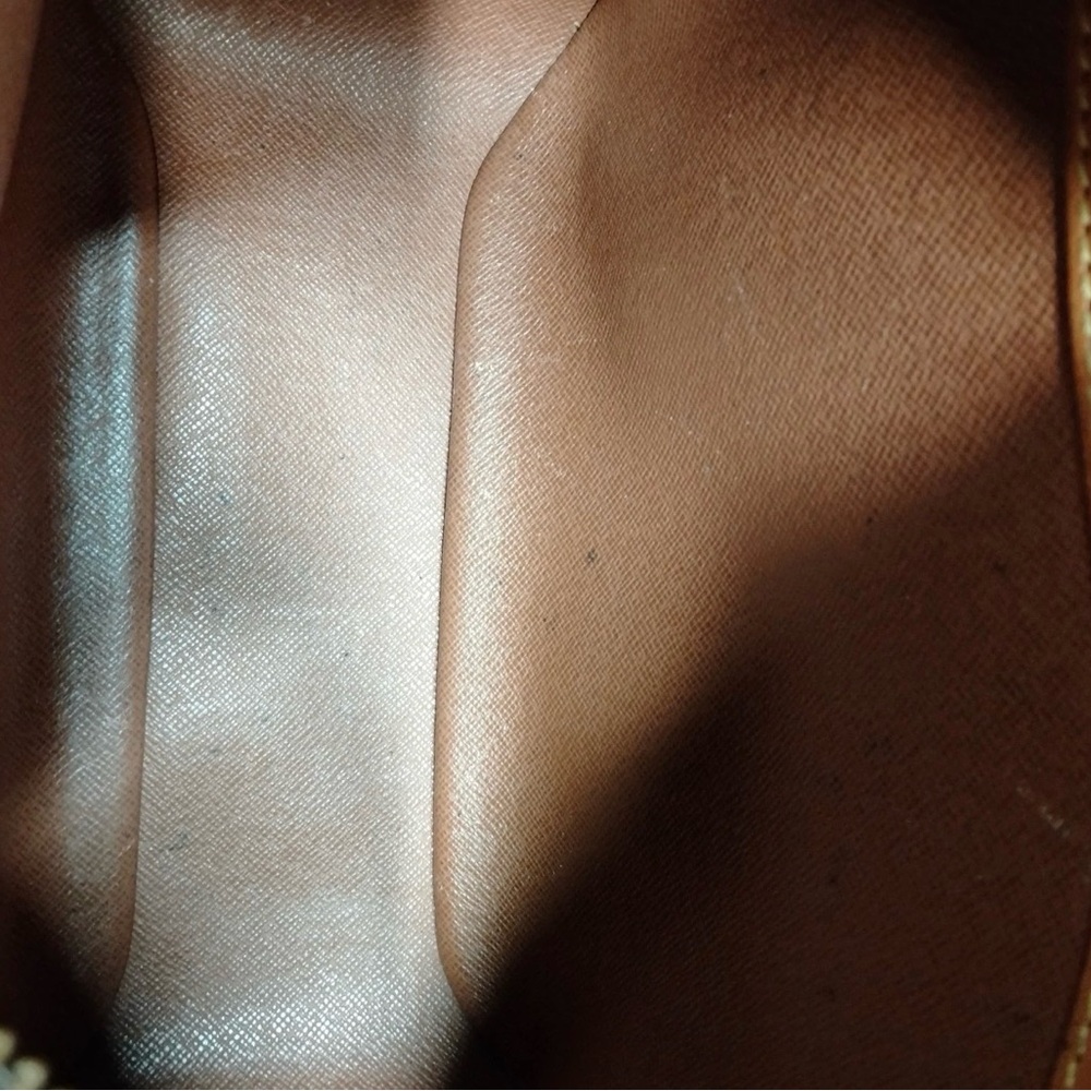Louis Vuitton Blois Shoulder Bag - Picture 7 of 9